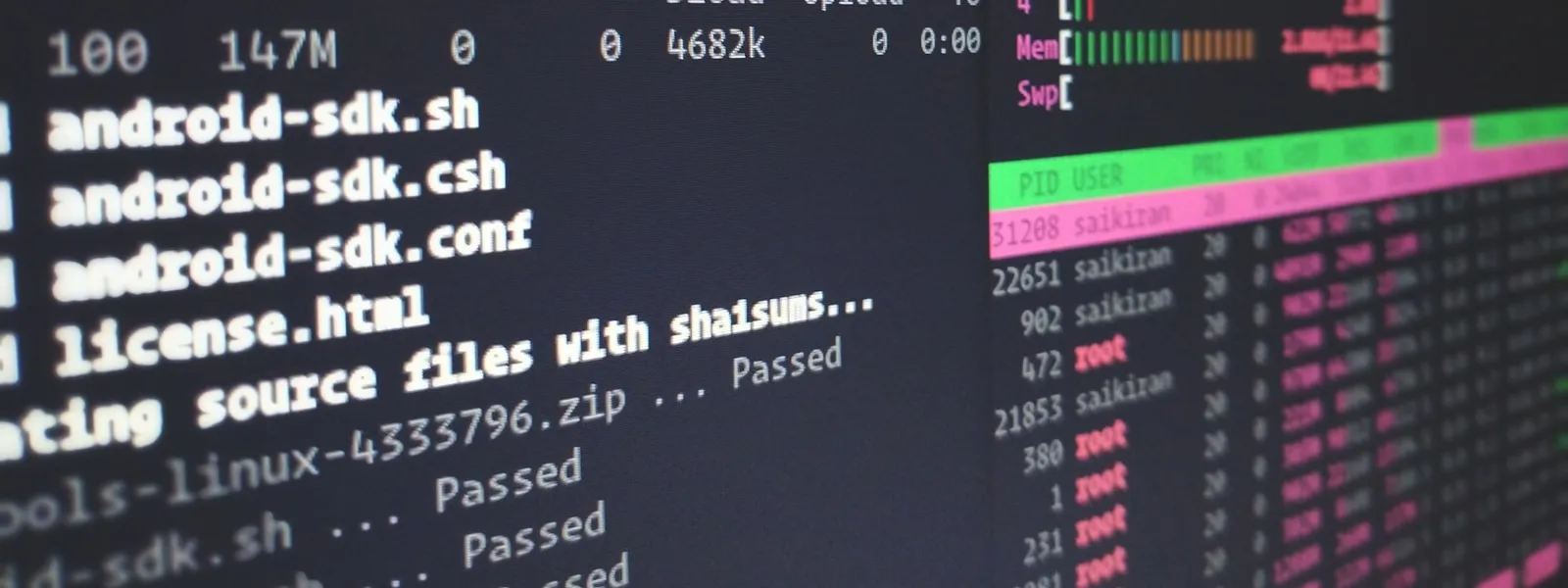 終端機畫面上顯示 Linux 程序與服務的運行狀態列表