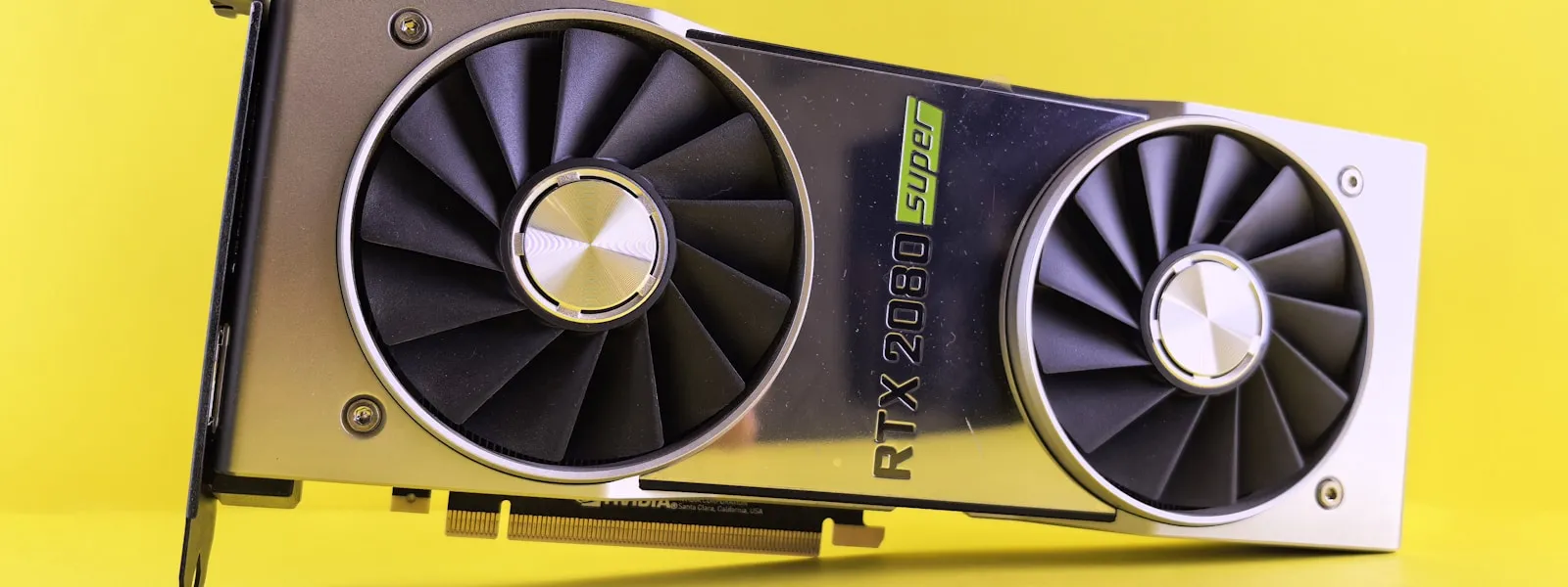 GPU 顯示卡與神經網路量化的概念示意圖